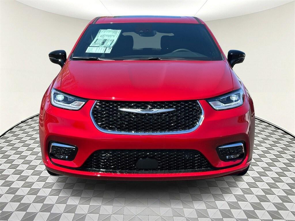 new 2025 Chrysler Pacifica car, priced at $49,285