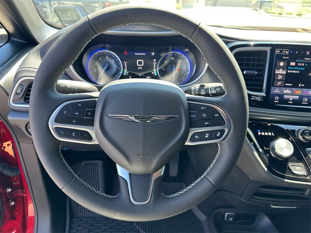 new 2025 Chrysler Pacifica car, priced at $49,285