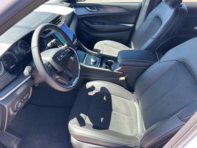 new 2025 Jeep Grand Cherokee car, priced at $48,775