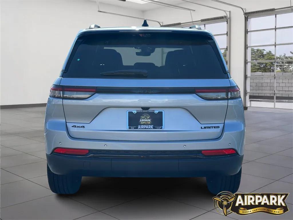 new 2025 Jeep Grand Cherokee car, priced at $56,655