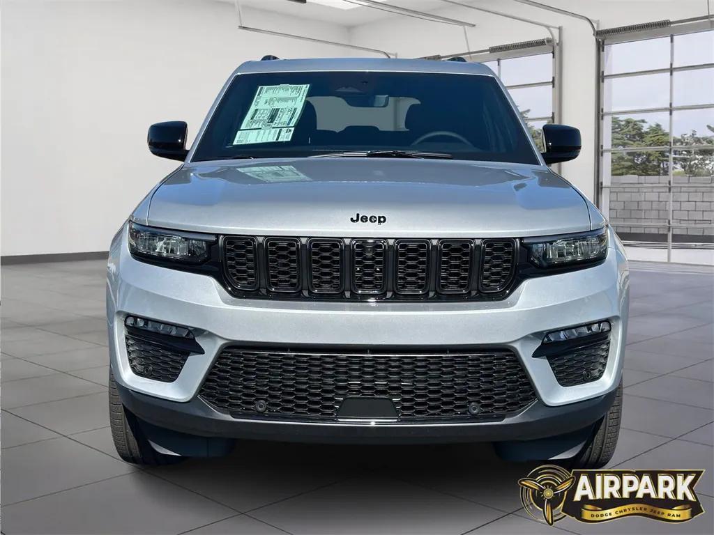 new 2025 Jeep Grand Cherokee car, priced at $56,655