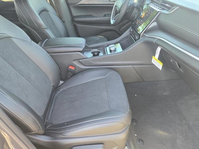 new 2025 Jeep Grand Cherokee car, priced at $46,530