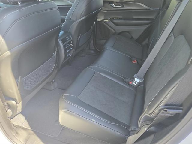 new 2025 Jeep Grand Cherokee car, priced at $47,130