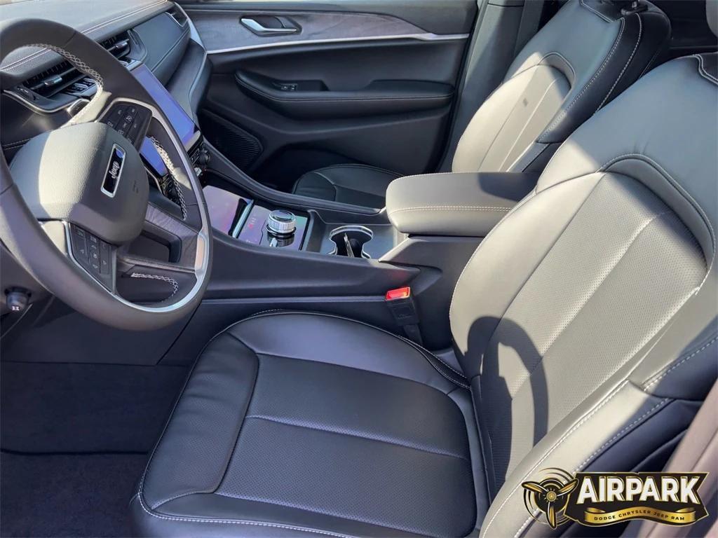 new 2025 Jeep Grand Cherokee car, priced at $56,655