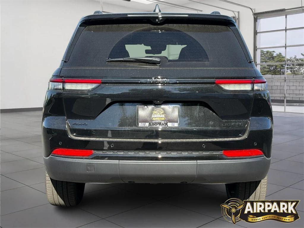new 2025 Jeep Grand Cherokee car, priced at $56,655