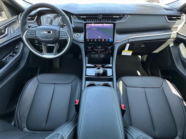 new 2025 Jeep Grand Cherokee car, priced at $47,215
