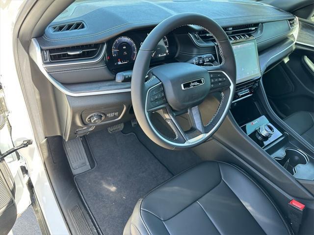 new 2025 Jeep Grand Cherokee car, priced at $47,215