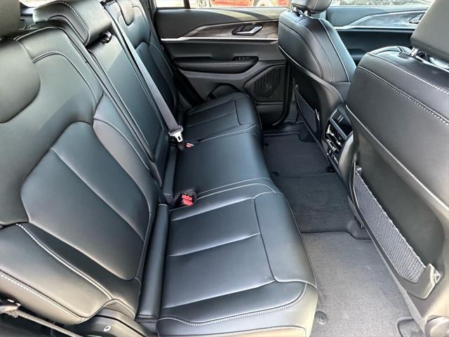 new 2025 Jeep Grand Cherokee car, priced at $47,215