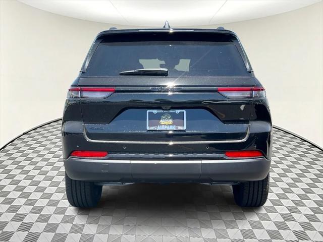 new 2025 Jeep Grand Cherokee car, priced at $49,370