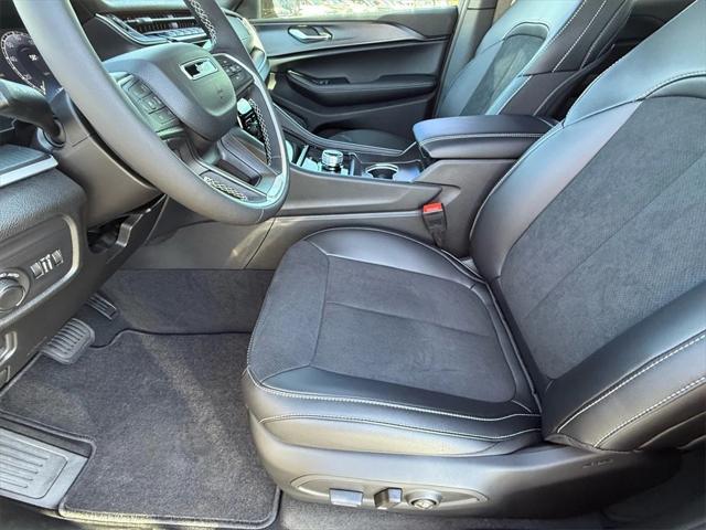 new 2025 Jeep Grand Cherokee car, priced at $49,370