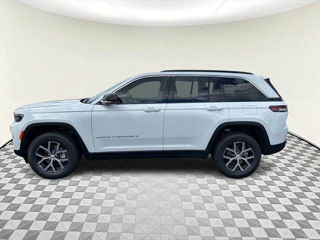 new 2025 Jeep Grand Cherokee car, priced at $47,215