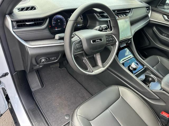 new 2025 Jeep Grand Cherokee car, priced at $47,215