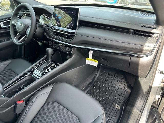 new 2025 Jeep Compass car, priced at $32,700