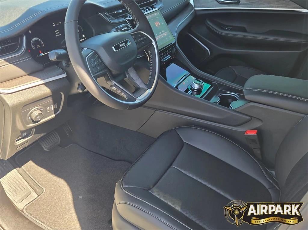 new 2025 Jeep Grand Cherokee car, priced at $57,835