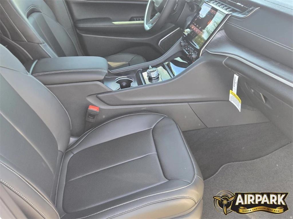 new 2025 Jeep Grand Cherokee car, priced at $57,835