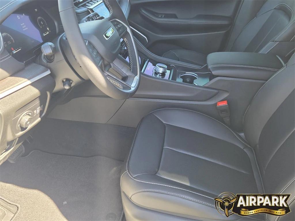 new 2025 Jeep Grand Cherokee car, priced at $57,835
