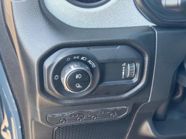 new 2025 Jeep Gladiator car, priced at $53,630