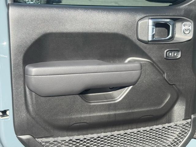 new 2025 Jeep Gladiator car, priced at $53,630
