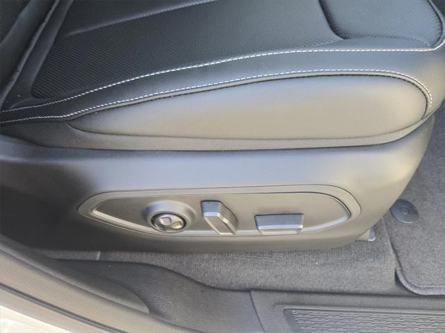 new 2025 Jeep Grand Cherokee car, priced at $52,340