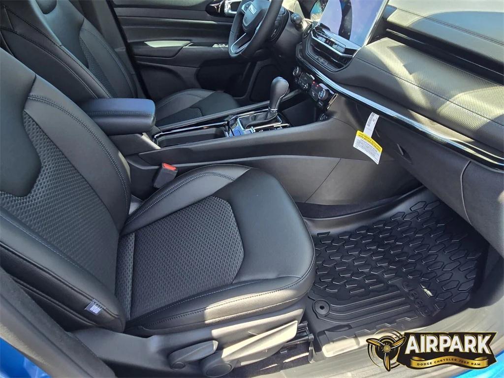new 2025 Jeep Compass car, priced at $32,700