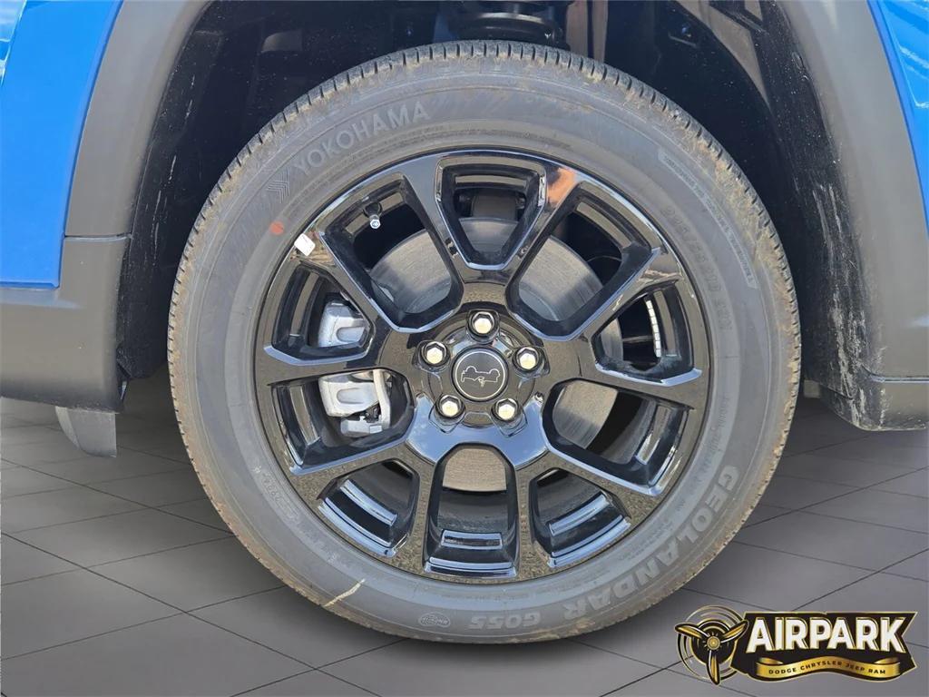 new 2025 Jeep Compass car, priced at $32,700