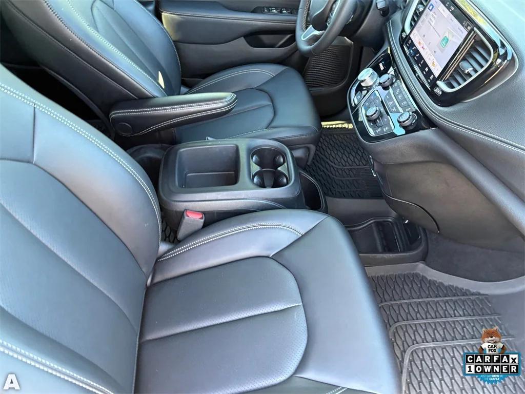 used 2025 Chrysler Pacifica car, priced at $32,700