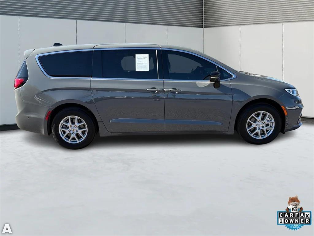 used 2025 Chrysler Pacifica car, priced at $32,700