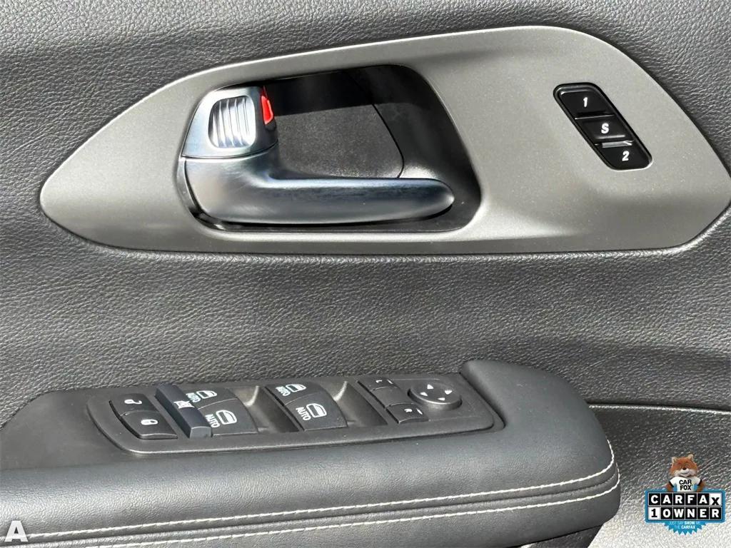 used 2025 Chrysler Pacifica car, priced at $32,700