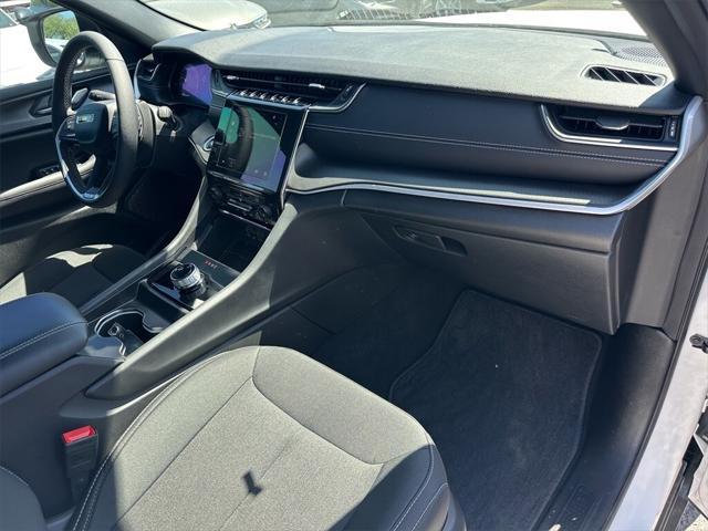 new 2025 Jeep Grand Cherokee car, priced at $44,370