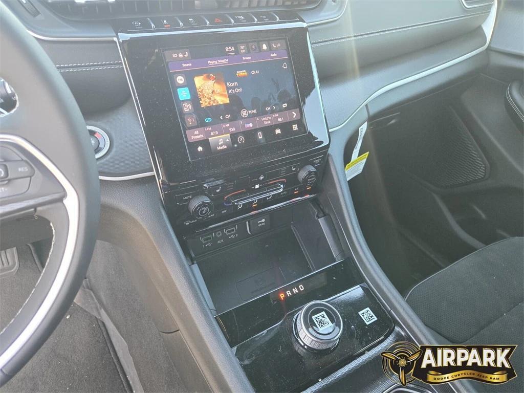 new 2025 Jeep Grand Cherokee car, priced at $46,530