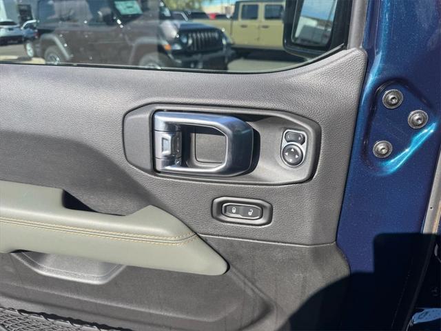 new 2025 Jeep Gladiator car, priced at $66,330