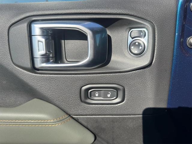 new 2025 Jeep Gladiator car, priced at $66,330