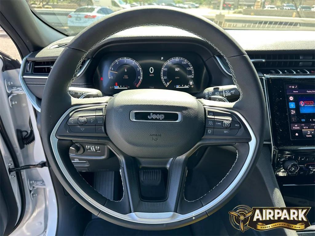 new 2025 Jeep Grand Cherokee car, priced at $42,825