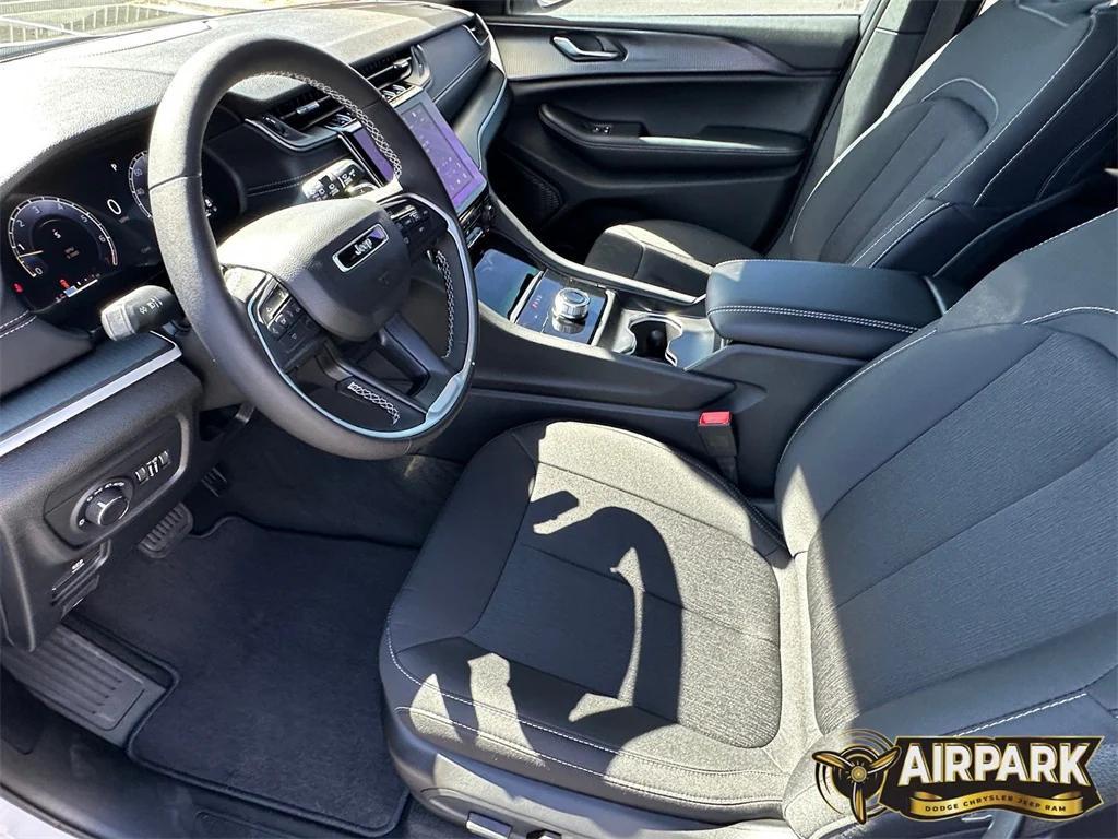 new 2025 Jeep Grand Cherokee car, priced at $42,825