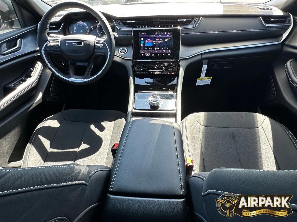 new 2025 Jeep Grand Cherokee car, priced at $42,825