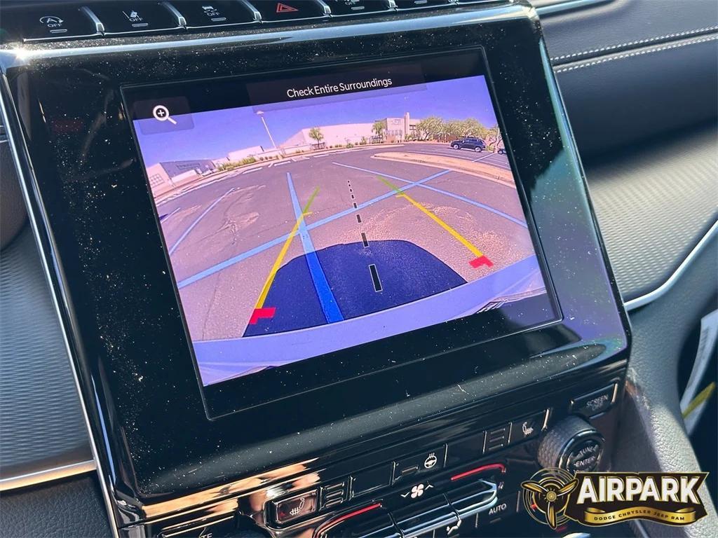 new 2025 Jeep Grand Cherokee car, priced at $42,825