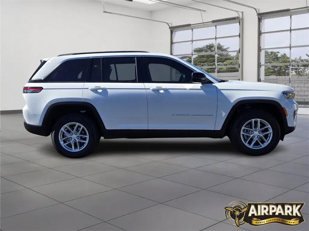 new 2025 Jeep Grand Cherokee car, priced at $43,575