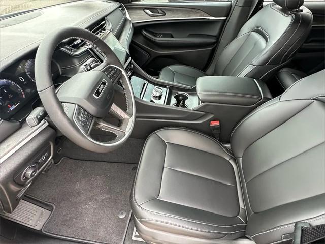 new 2025 Jeep Grand Cherokee car, priced at $47,810