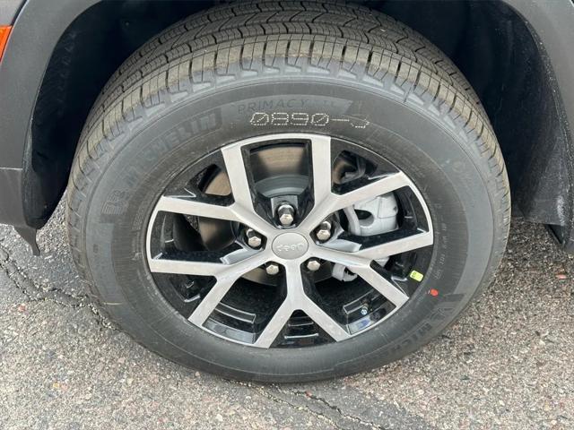 new 2025 Jeep Grand Cherokee car, priced at $47,810