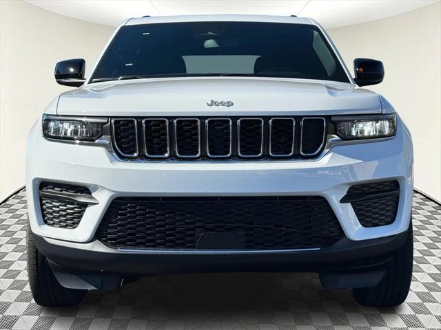 new 2025 Jeep Grand Cherokee car, priced at $43,620