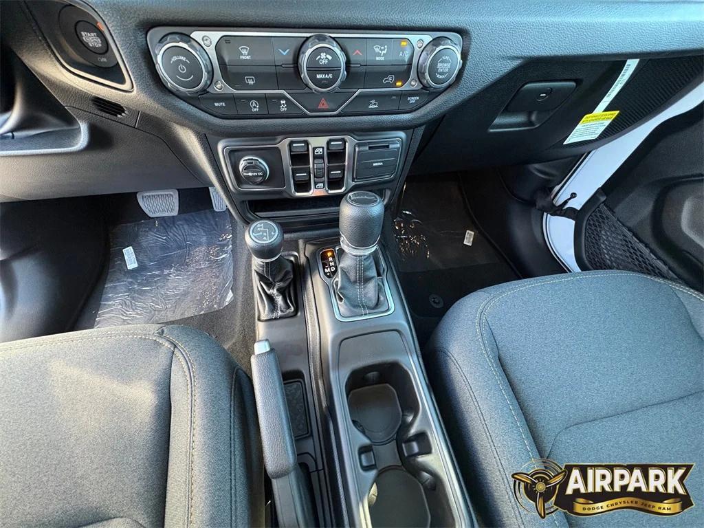 new 2025 Jeep Gladiator car, priced at $48,550