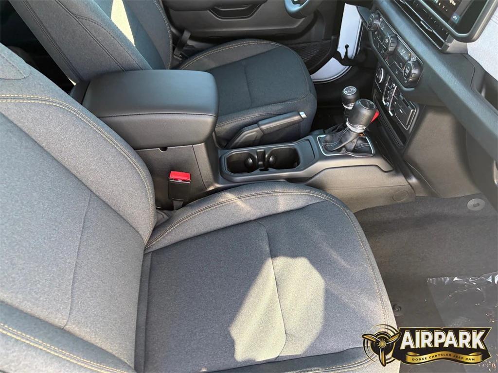 new 2025 Jeep Gladiator car, priced at $48,550