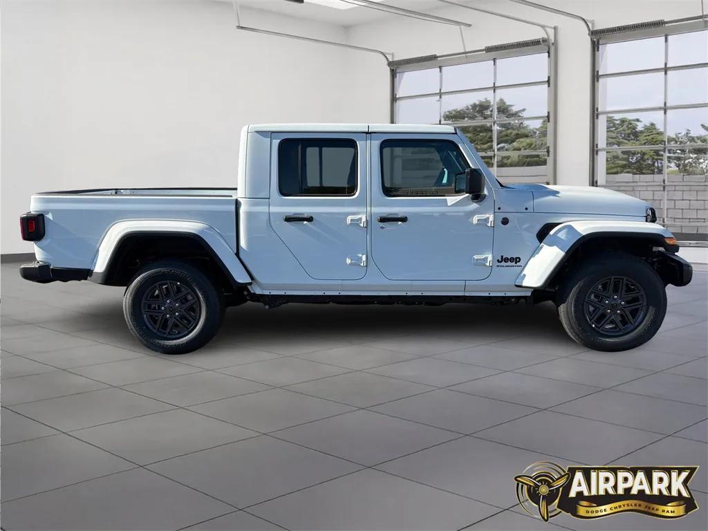 new 2025 Jeep Gladiator car, priced at $48,550