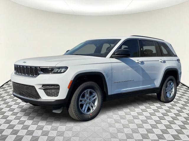 new 2025 Jeep Grand Cherokee car, priced at $43,620