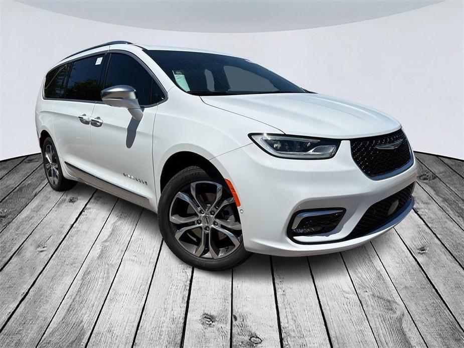 new 2024 Chrysler Pacifica car, priced at $55,330