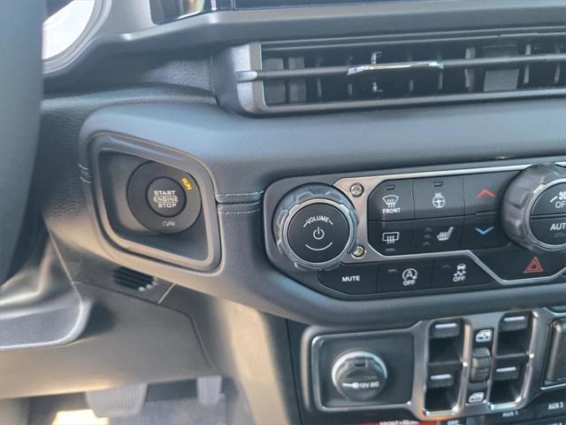 new 2025 Jeep Gladiator car, priced at $61,030