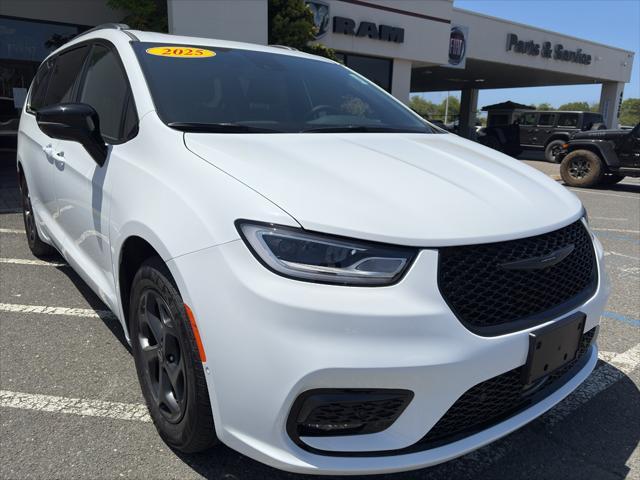 new 2025 Chrysler Pacifica Hybrid car, priced at $63,805