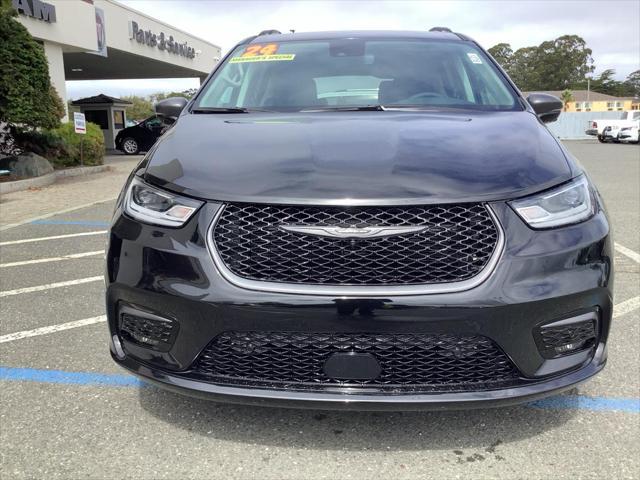 new 2024 Chrysler Pacifica car, priced at $47,090