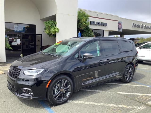 new 2024 Chrysler Pacifica car, priced at $47,090