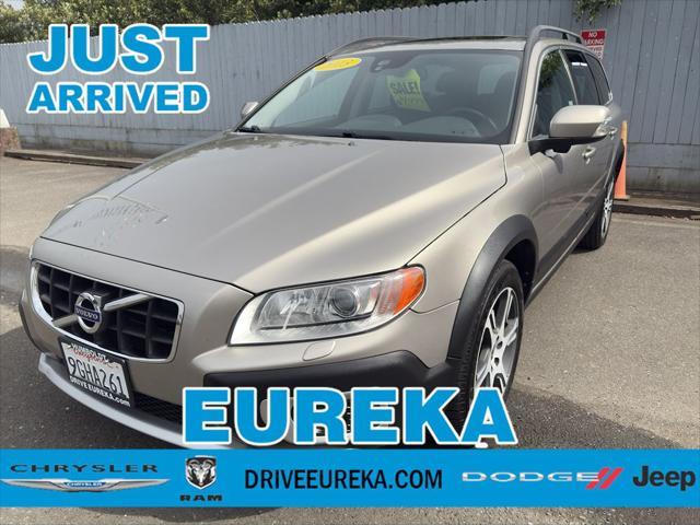 used 2013 Volvo XC70 car, priced at $14,500